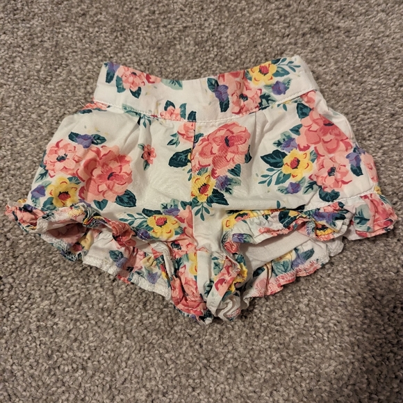 Janie and Jack Other - 3 For $18 Janie and Jack white and floral shorts